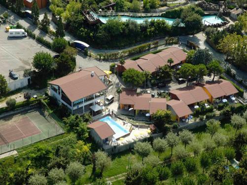 Aparthotel Borgo Blu Poggio Lazise Exteriér fotografie